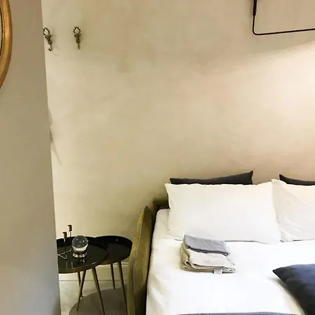 Dimora Tito Speri Near Arena Lägenhet