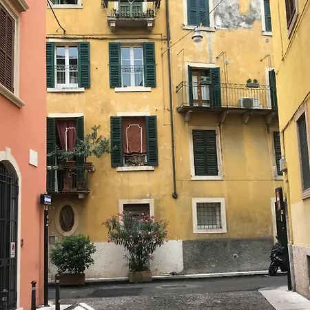 Lägenhet Dimora Tito Speri Near Arena